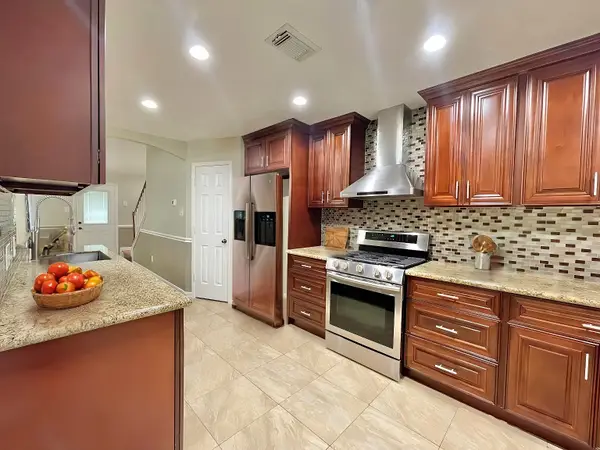 8227 Prairie Wind Lane Lane, Houston, TX 77040