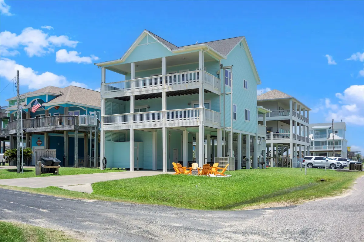 819 Eastview, Crystal Beach, TX 77650 - #1