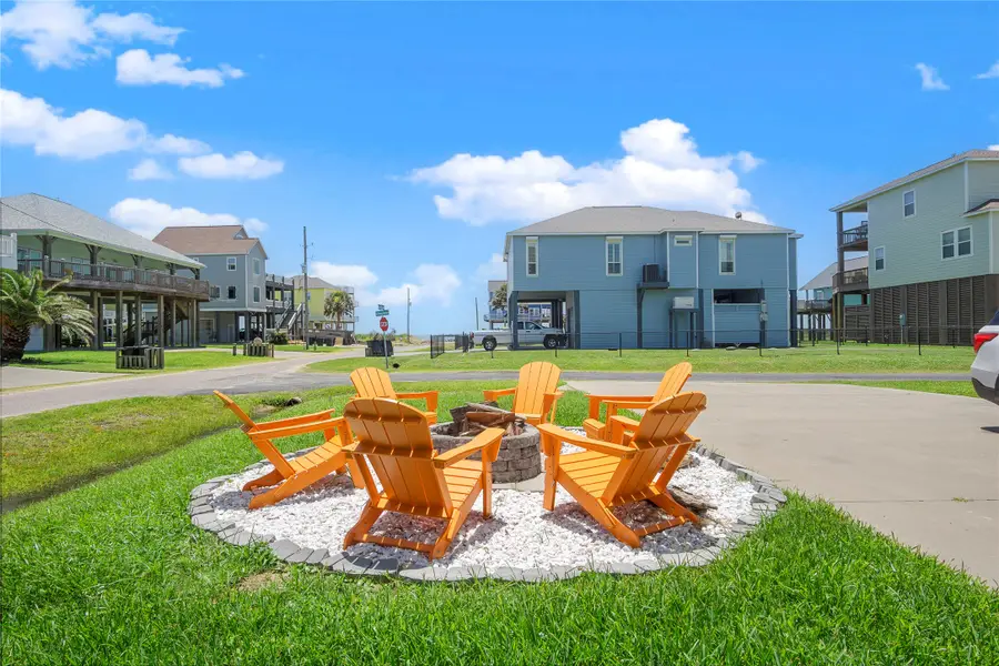 819 Eastview, Crystal Beach, TX 77650 - #3