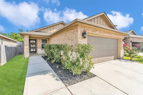 208 Charles Ridge Drive, Conroe, TX 77316