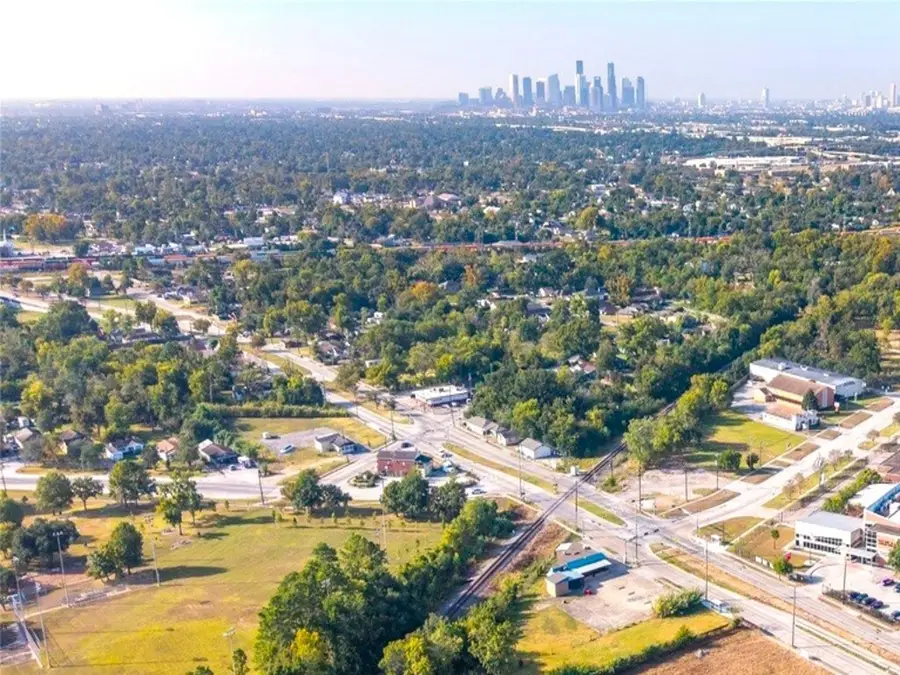 2506 Lockwood Drive, Houston, TX 77020 - Image #2