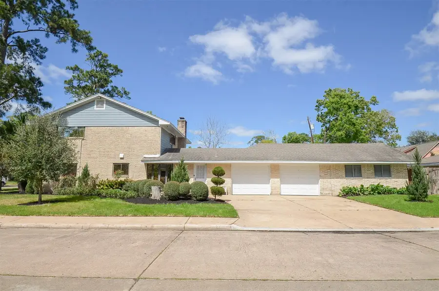 2711 Williamsburg Drive, Dickinson, TX 77539 - #3