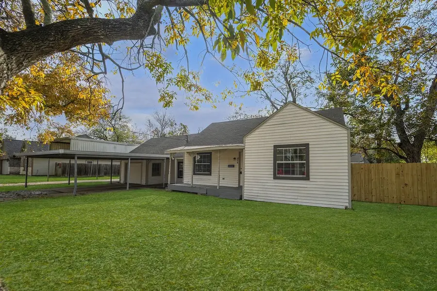 214 E 1st Street, Deer Park, TX 77536 - #2