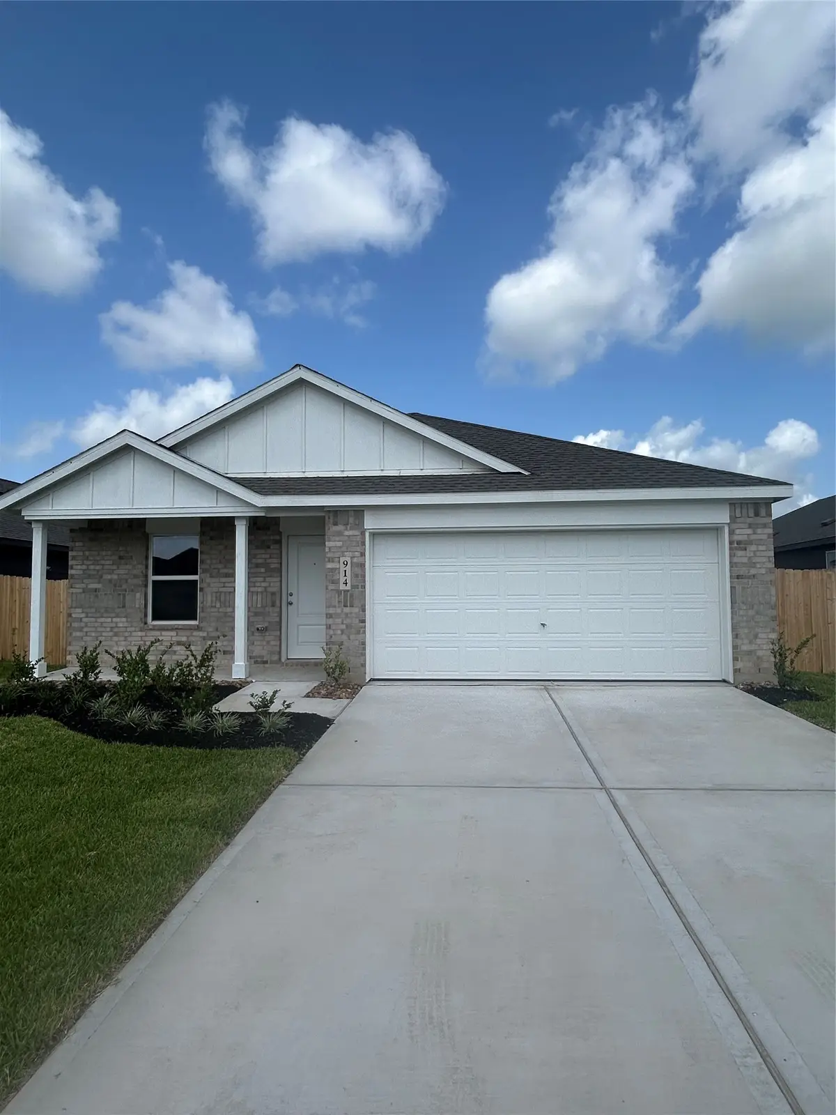914 Constitution Drive, Bay City, TX 77414 - #1
