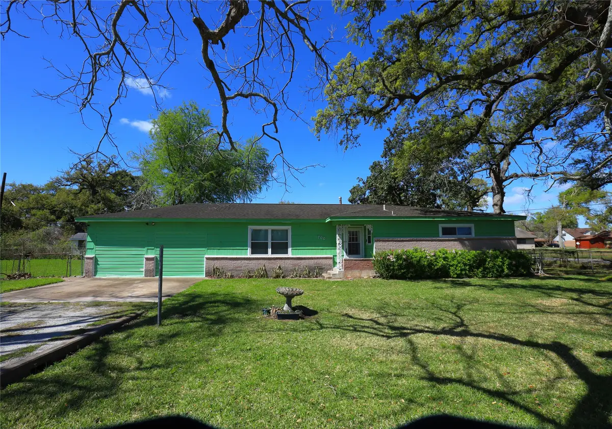 700 Wesley Drive Drive, Clute, TX 77531 - #1