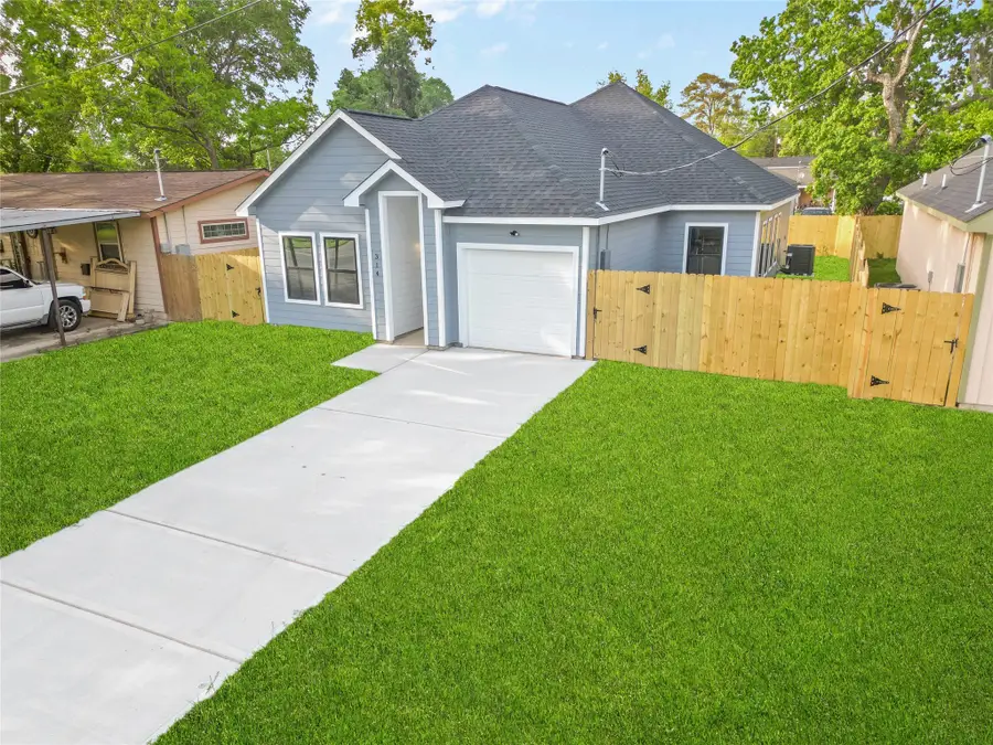 314 E Republic Avenue, Baytown, TX 77520 - Image #2