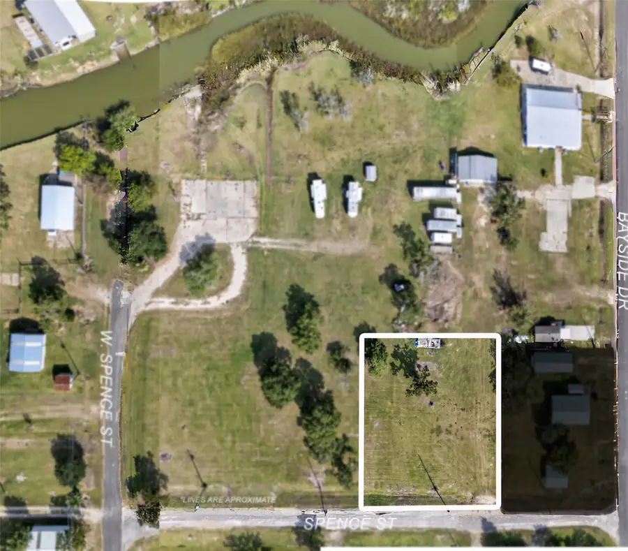 202 Spence Street, Anahuac, TX 77514 - #3