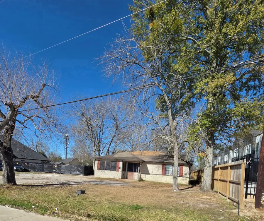 5101 Mallow Street, Houston, TX 77033 - Image #3