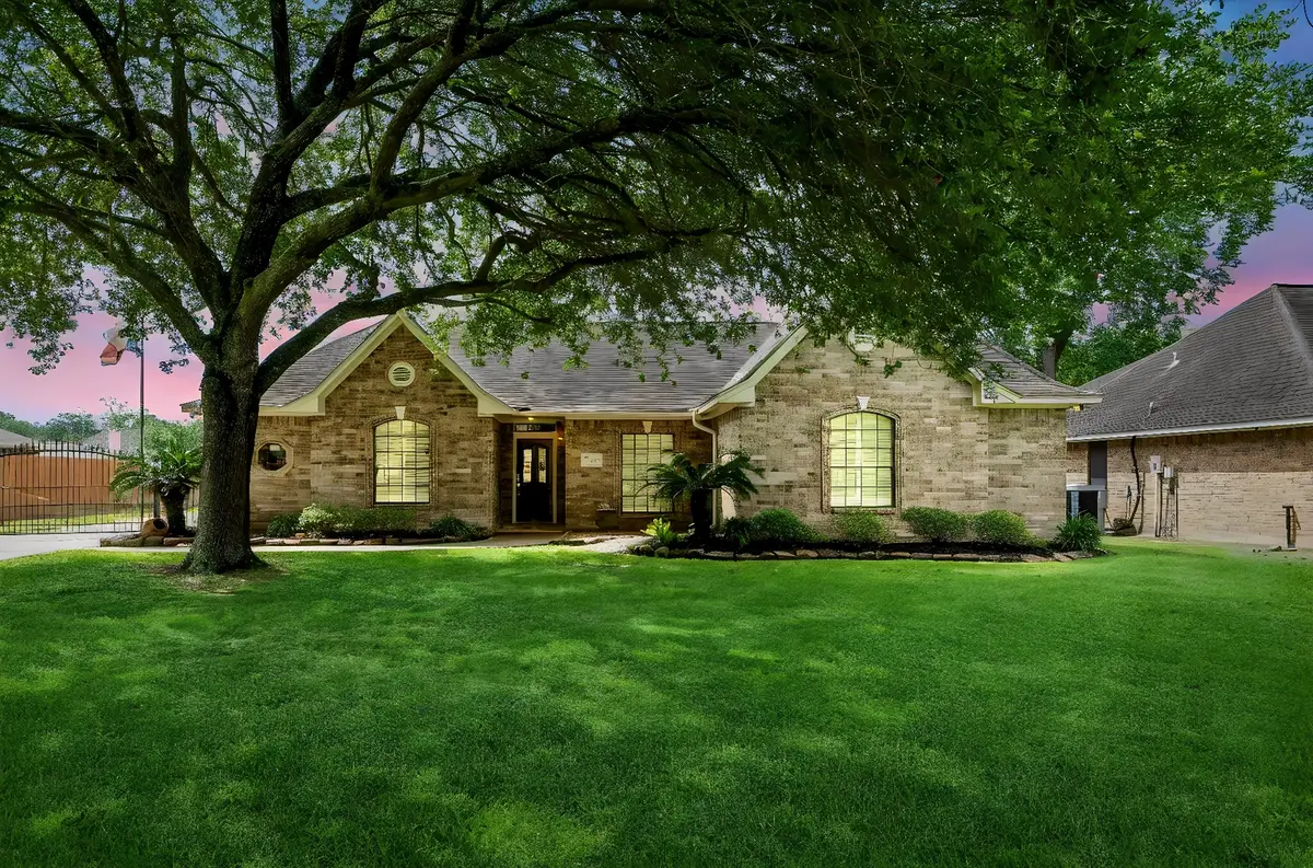 302 River Oaks Drive, Baytown, TX 77523 - #1