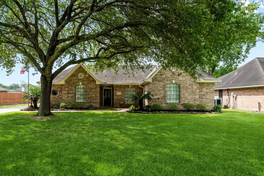 302 River Oaks Drive, Baytown, TX 77523 - #2