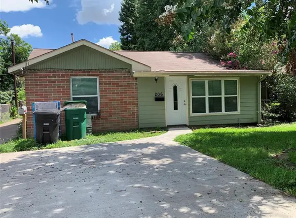 206 Frawley Street, Houston, TX 77009