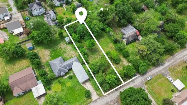 115 Cabaniss Avenue, Baytown, TX 77520