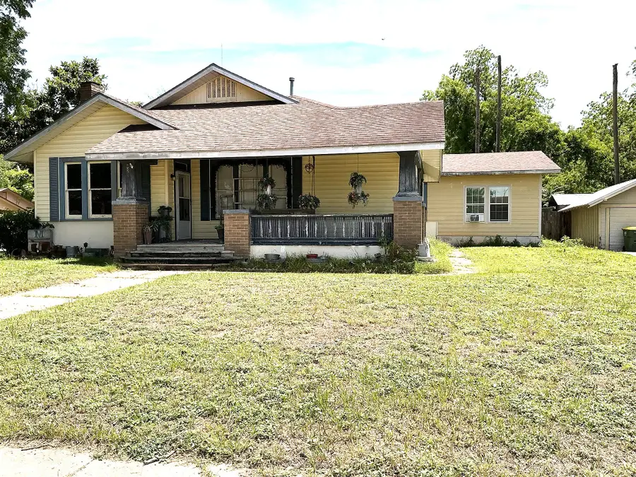 1026 Saint Paul Street, Gonzales, TX 78629 - #2