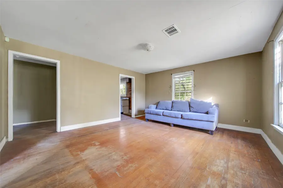 709 Magnolia Boulevard, New Caney, TX 77357 - Image #2