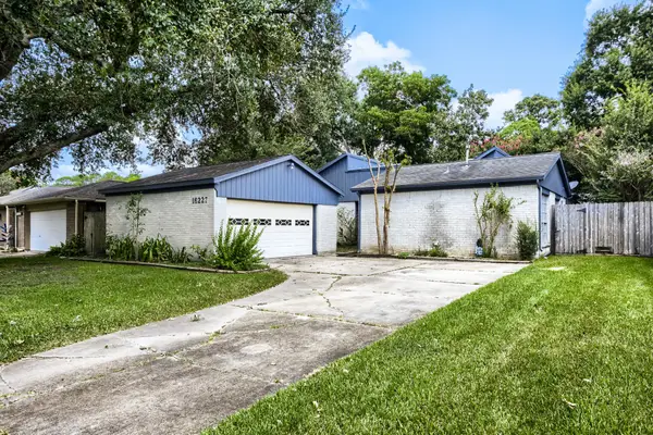 16227 Mill Point Drive, Houston, TX 77059