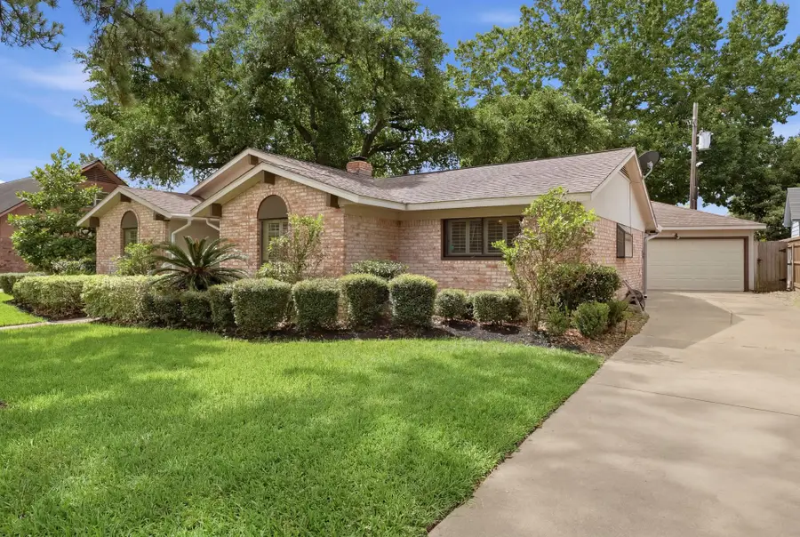 2204 S Memorial Court, Pasadena, TX 77502 - #2