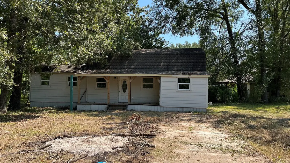 328 W Sherwood Drive, Livingston, TX 77351 - Image #1