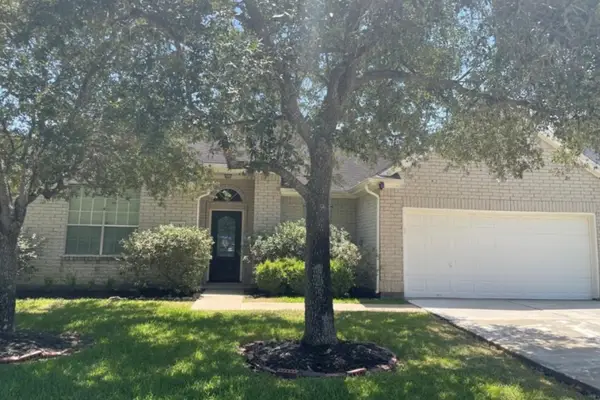 2431 Pine Shadows Drive, Sugar Land, TX 77479