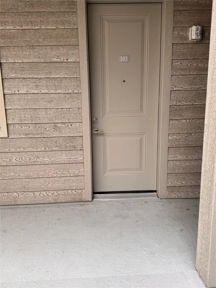 4819 Caroline Street #103, Houston, TX 77004 - Image #2