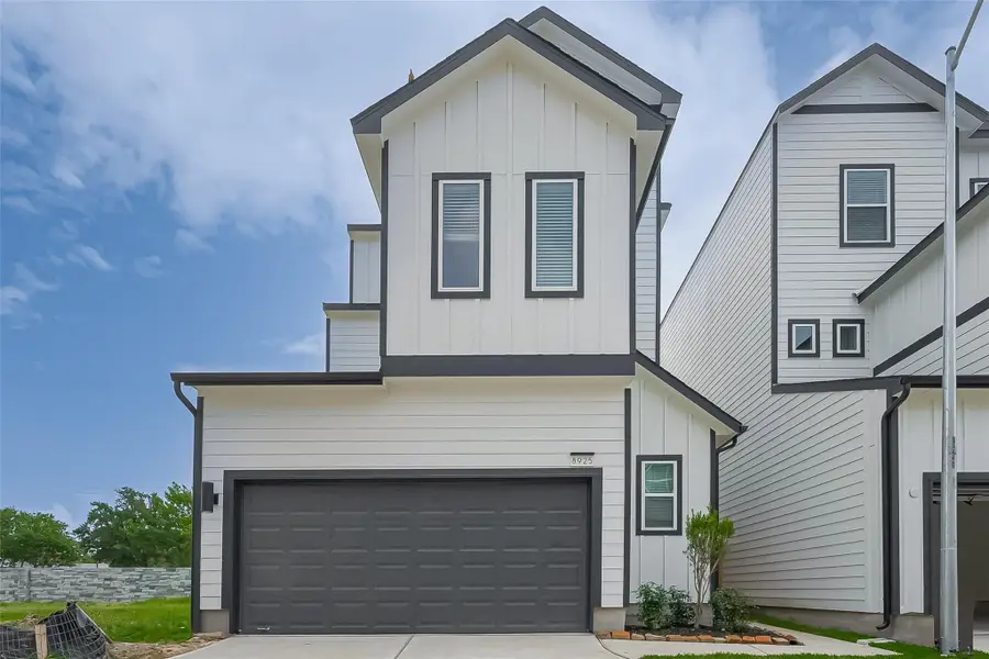 8933 Grovner Place, Houston, TX 77055 - Image #2