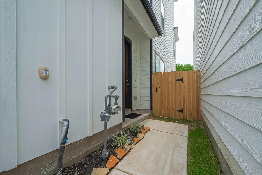 8933 Grovner Place, Houston, TX 77055 - Image #3