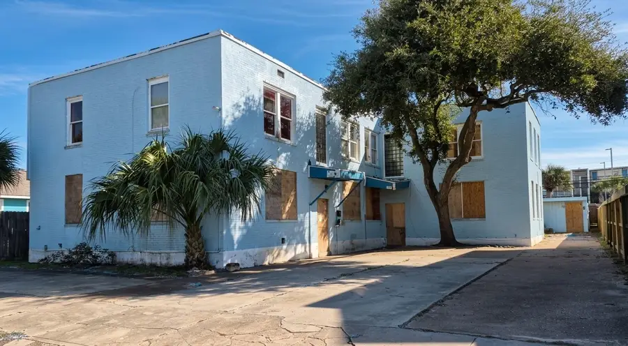 3609 Avenue S 1/2, Galveston, TX 77550 - #3