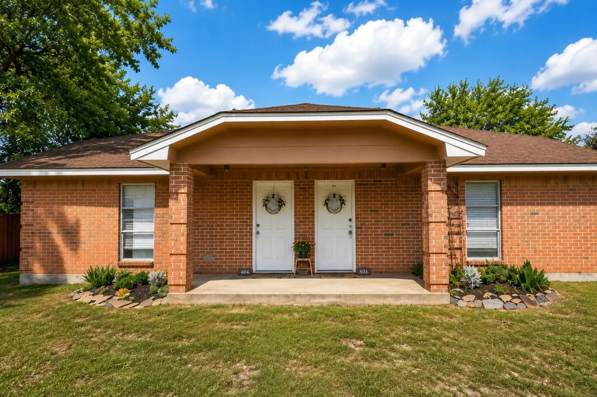 406 W Oak Street, Highlands, TX 77562 - #1