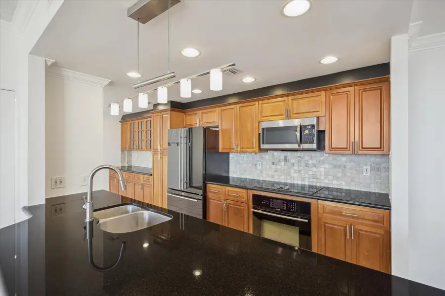 49 Briar Hollow Lane #1704, Houston, TX 77027 - Image #3