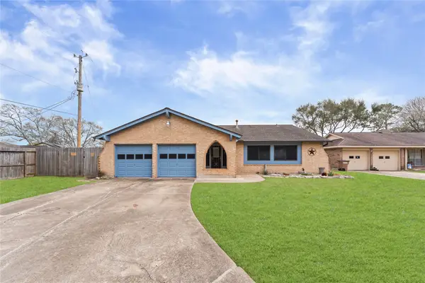 4307 Meadow Glenn Drive, Dickinson, TX 77539