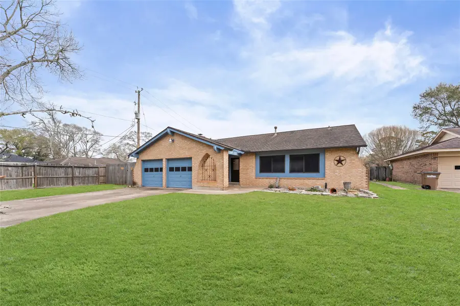 4307 Meadow Glenn Drive, Dickinson, TX 77539 - #2