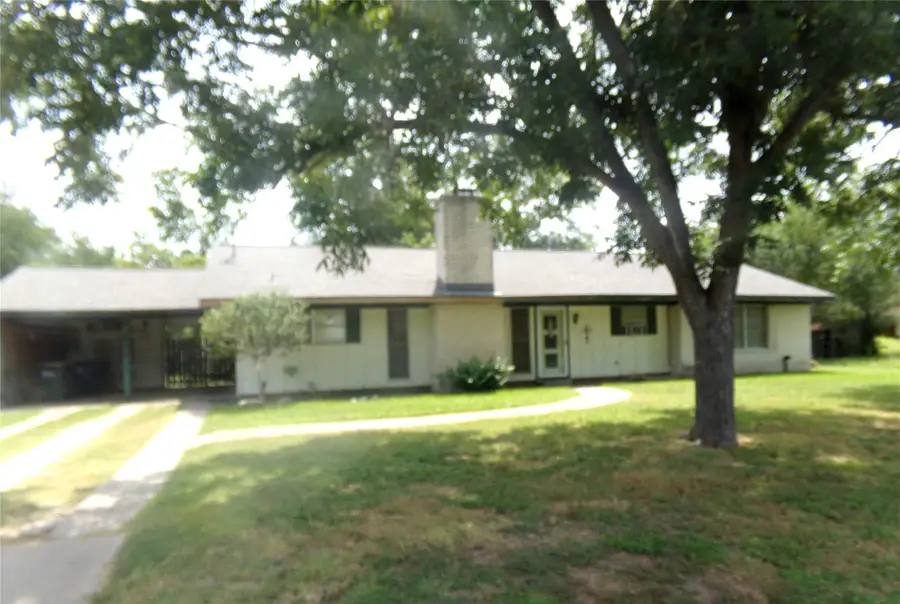 402 N Summit Street, Weimar, TX 78962 - #3