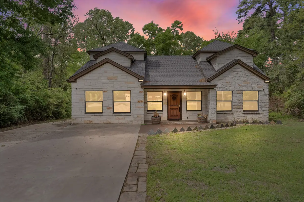 358 Bridgeview, Onalaska, TX 77360 - Image #1