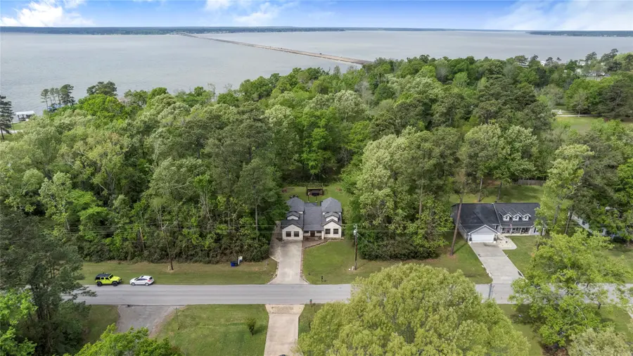 358 Bridgeview, Onalaska, TX 77360 - Image #2