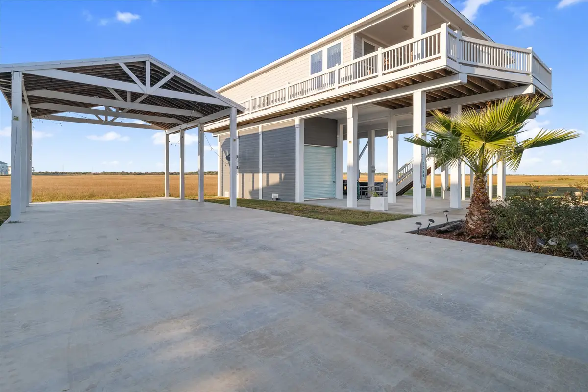 1286 Lagoon Drive, Crystal Beach, TX 77650 - Image #1