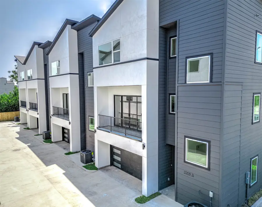 3207 St Emanuel Street #A, Houston, TX 77004 - #2