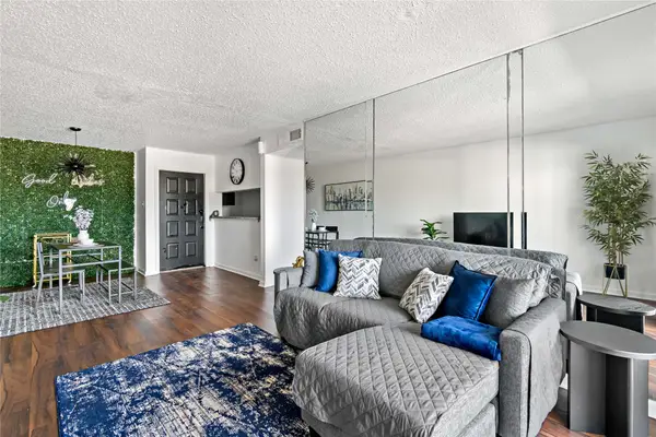 2830 S Bartell Drive #211, Houston, TX 77054