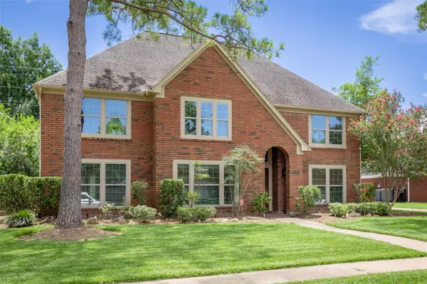 23 Dartmoor Street, Sugar Land, TX 77479