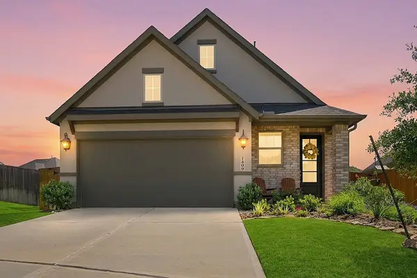 1409 Northwood Bluff Lane, Pinehurst, TX 77362