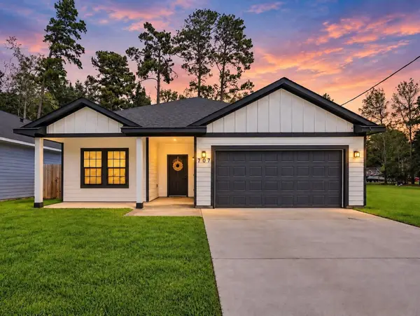 707 Magnolia Point Drive, Huffman, TX 77336