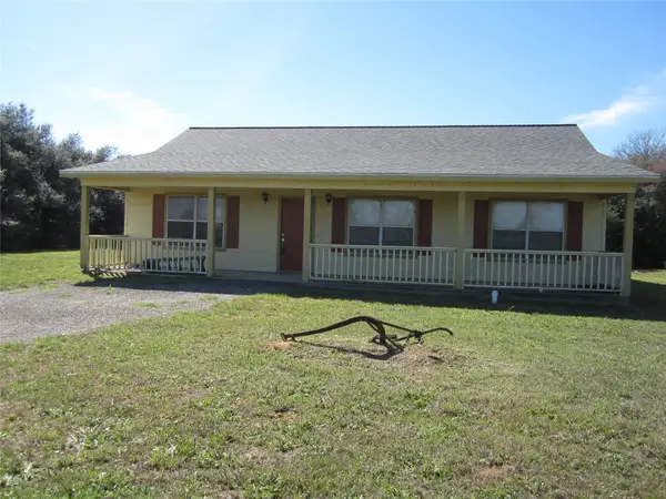 20697 Pierceall Road, Hempstead, TX 77445