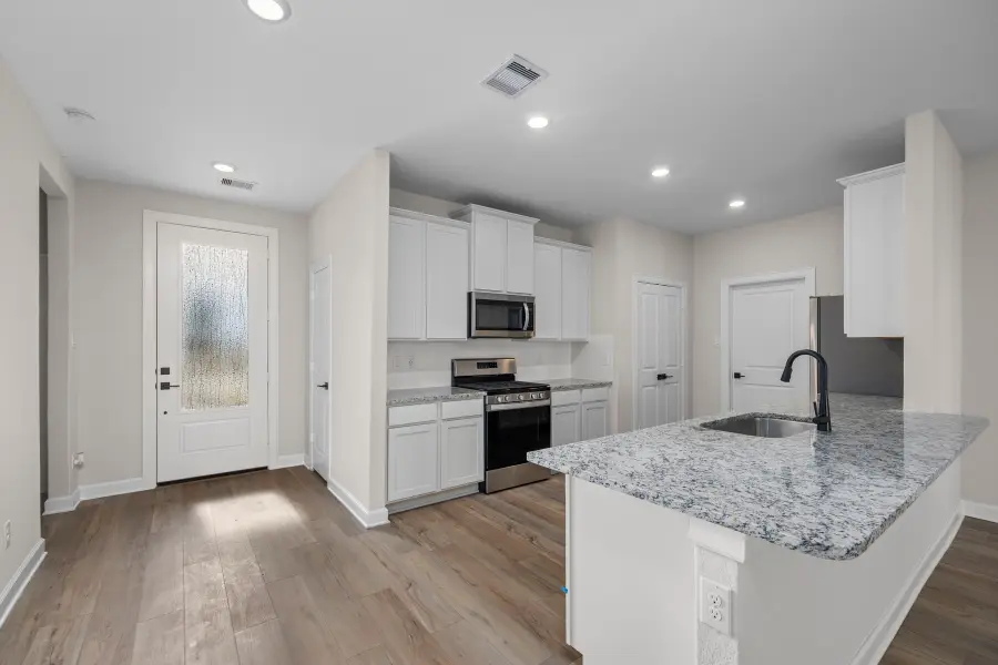 14005 Starboard Reach Drive, Texas City, TX 77510 - Image #2