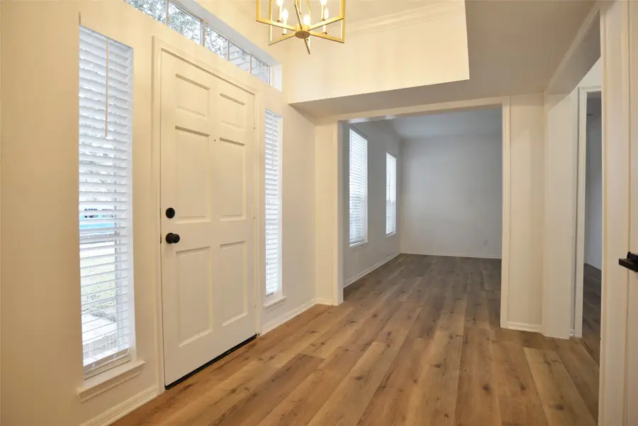 1808 N Mission Circle, Friendswood, TX 77546 - Image #2