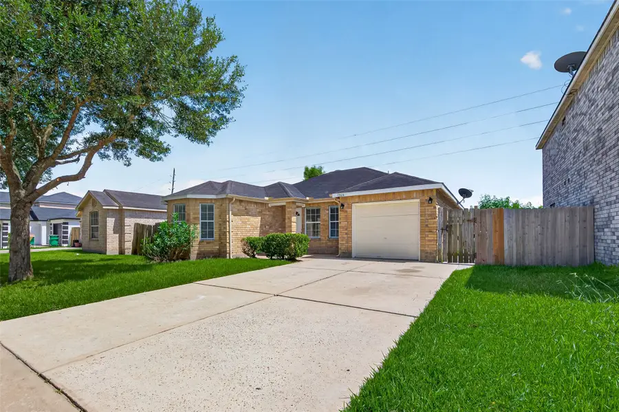 12614 Rio Bravo Street, Rosharon, TX 77583 - #2