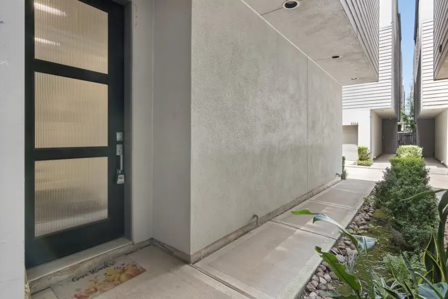 2376 Commerce Street, Houston, TX 77003 - #3