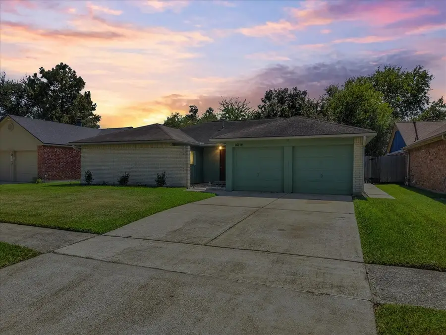10114 Roseberry Drive E, La Porte, TX 77571 - #2