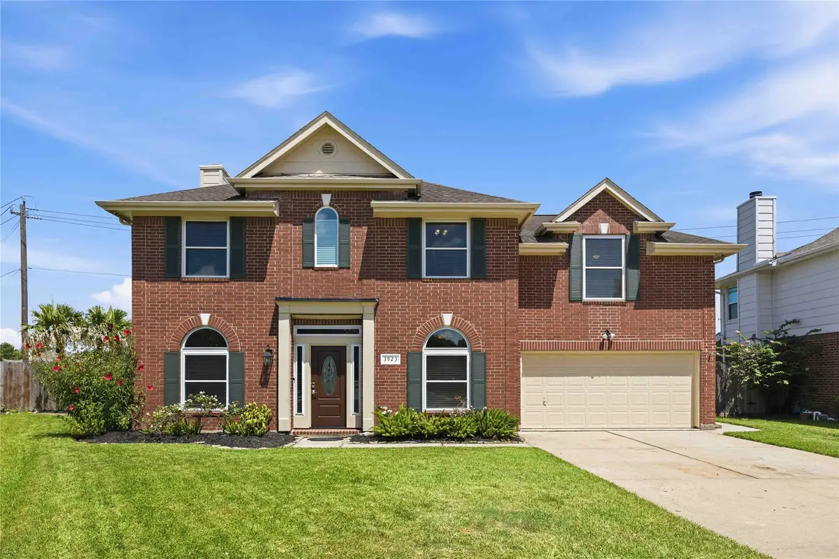 3923 Oak Wood Drive N, Pearland, TX 77581 - #1