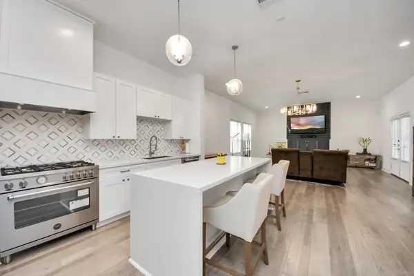 1217 Edwards Street, Houston, TX 77007