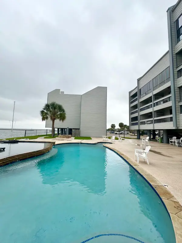 580 Pleasure Island Boulevard #219, Port Arthur, TX 77640