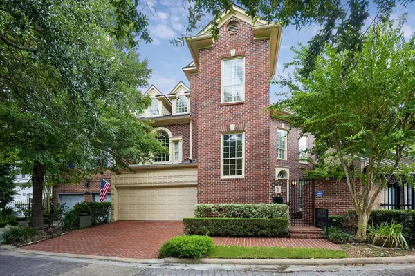 1 Pine Briar Circle, Houston, TX 77056