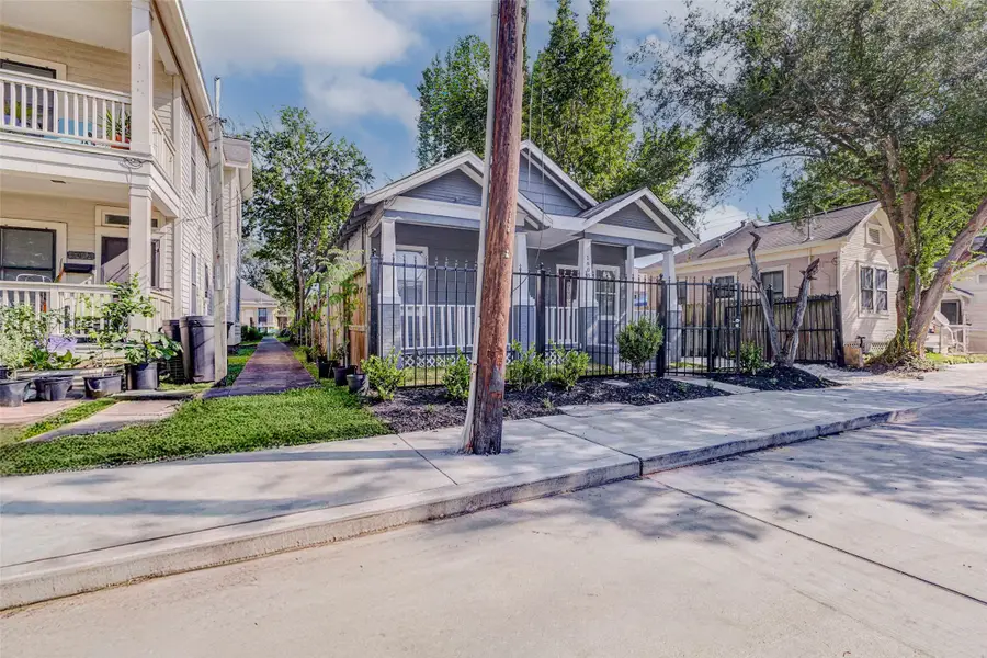 1606 Ruthven St Street #a-b, Houston, TX 77019 - Image #2